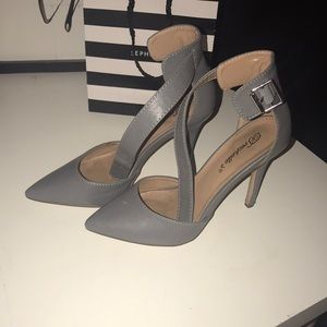 Women shoes size 5 1/2